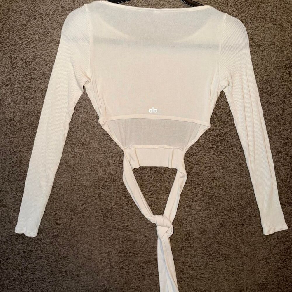 Alo Yoga Barre Long Sleeve Crop Top in white